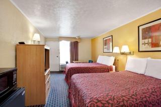 Days Inn by Wyndham Knoxville West - Knoxville - 7