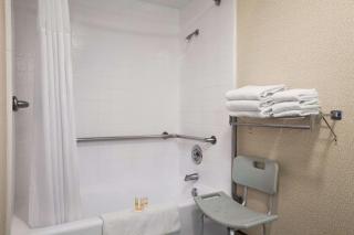 Days Inn by Wyndham Gilroy - Gilroy - 6