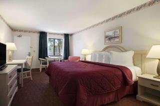 Days Inn by Wyndham Gilroy - Gilroy - 4