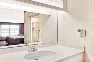 Days Inn by Wyndham Forrest City - Forrest City - 4