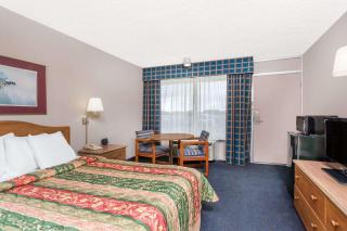 Days Inn by Wyndham Seguin TX - Seguin - 5