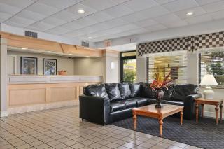 Days Inn by Wyndham Forrest City - Forrest City - 9