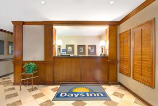Days Inn by Wyndham St. Louis/Westport MO - Maryland Heights - 9