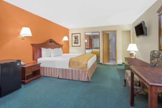Days Inn & Suites by Wyndham Red Rock-Gallup - Gallup - 4