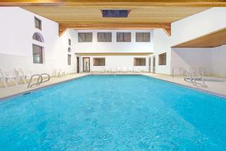 Days Inn & Suites by Wyndham Red Rock-Gallup - Gallup - 8