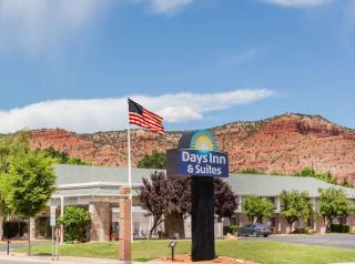Days Inn & Suites by Wyndham Kanab - Kanab - 0