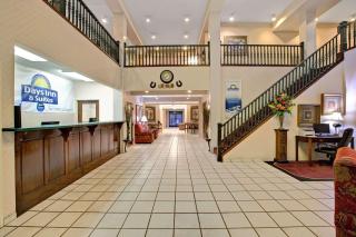 Days Inn & Suites by Wyndham Hickory - Hickory - 8