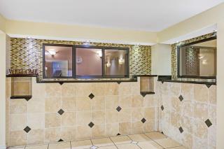 Days Inn & Suites by Wyndham Tampa - Ybor City - Tampa - 7