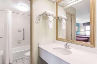 Days Inn by Wyndham Marianna - Marianna - 9