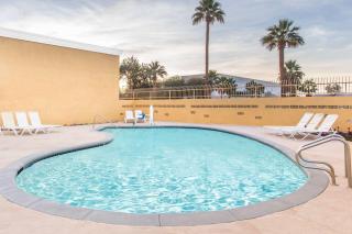 Days Inn by Wyndham Indio - Indio - 8