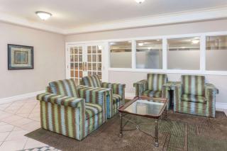 Days Inn & Suites by Wyndham Arlington Heights - Arlington Heights - 8