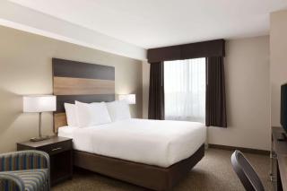 Days Inn & Suites by Wyndham Lindsay - Lindsay - 7