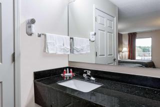 Days Inn by Wyndham Lugoff - Lugoff - 2