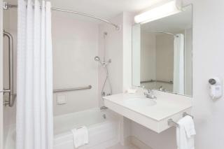 Days Inn & Suites by Wyndham Arlington Heights - Arlington Heights - 1