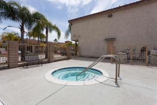 Days Inn & Suites by Wyndham South Gate - South Gate - 7
