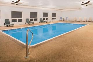 Days Inn by Wyndham Osage Beach Lake of the Ozarks - Osage Beach - 9