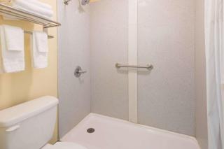 Days Inn by Wyndham Madison - Madison - 4