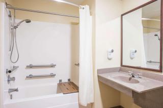Days Inn by Wyndham Abbeville - Abbeville - 1