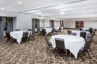 Wingate by Wyndham High Point Greensboro Airport South - High Point - 1