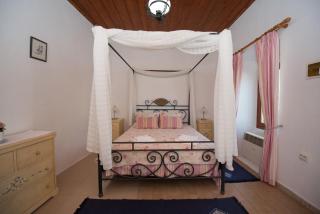 Kaitoula Studio Down - 1