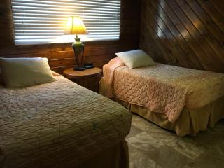 The Kern Lodge - Kernville - 7