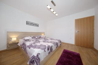 Apartments Ivan Spadina - Tisno - 1
