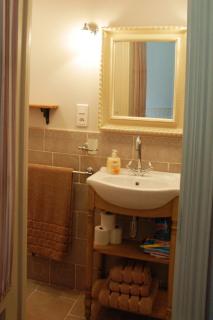 Le Logis du Pressoir Chambre d'Hotes Bed & Breakfast in beautiful 18th Century Estate in the heart of the Loire Valley with heated pool and extensive grounds - 4