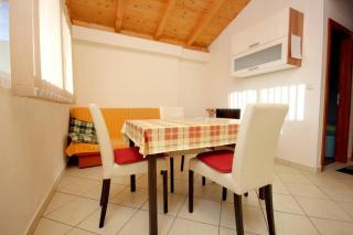 Apartments with WiFi Vis - 8872 - 9