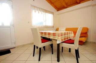 Apartments with WiFi Vis - 8872 - 8