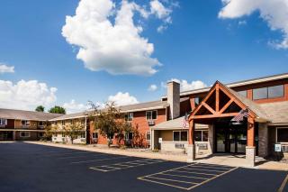 AmericInn by Wyndham Menomonie - Menomonie - 0