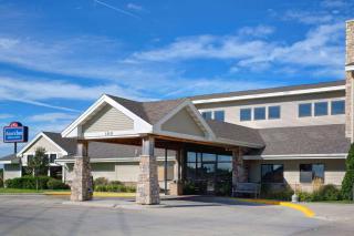 AmericInn by Wyndham Fort Dodge - Fort Dodge - 9
