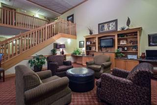 AmericInn by Wyndham Newton - Newton - 5