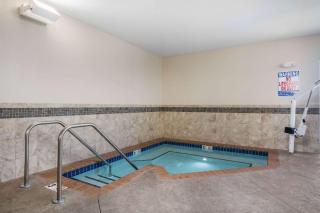 AmericInn by Wyndham Winona - Winona - 4