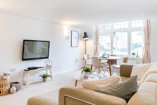 Victorian Duplex in Burlington Mansions - 8