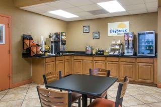 Days Inn by Wyndham Ormond Beach - Ormond Beach - 2