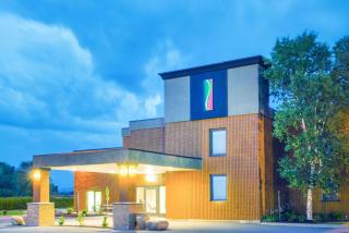 Super 8 by Wyndham Plattsburgh - Plattsburgh - 7
