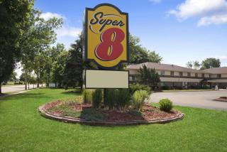 Super 8 by Wyndham Whitewater WI - Whitewater - 9