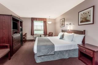 Super 8 by Wyndham Lake Country/Winfield Area - Winfield - 1