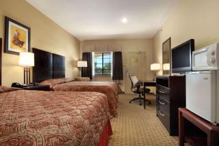 Super 8 by Wyndham Stephenville - Stephenville - 1