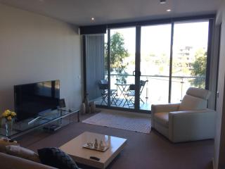 Marina View Apartment on the Maribyrnong River, Melbourne - 7