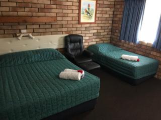 Miles Outback Motel - 2