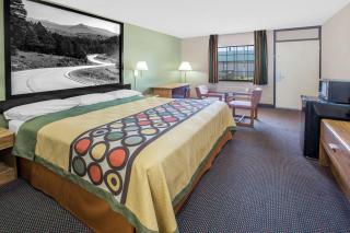 Super 8 by Wyndham Clarksville AR - Clarksville - 2
