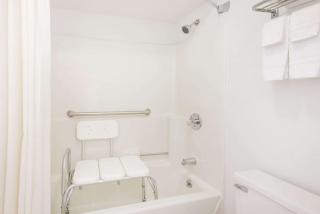 Super 8 by Wyndham Newcomerstown - Newcomerstown - 4