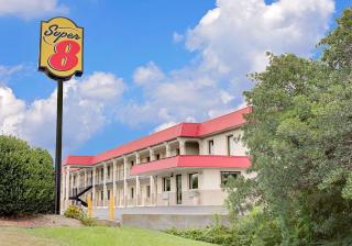 Super 8 by Wyndham Laurel - Laurel - 0