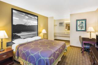 Super 8 by Wyndham Corning - Corning - 1
