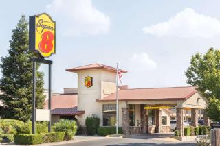 Super 8 by Wyndham Corning - Corning - 9