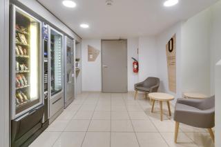 B&B HOTEL FREJUS Puget-sur-Argens - Fréjus - 2