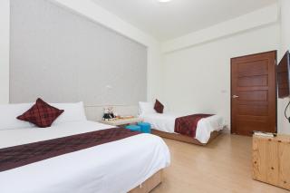 Four Seasons Homestay - 9