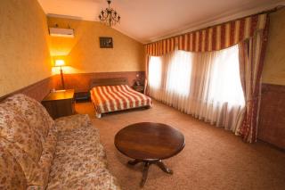 Magnat Lux Hotel - Chernivtsi - 8