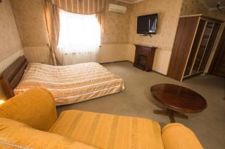 Magnat Lux Hotel - Chernivtsi - 7